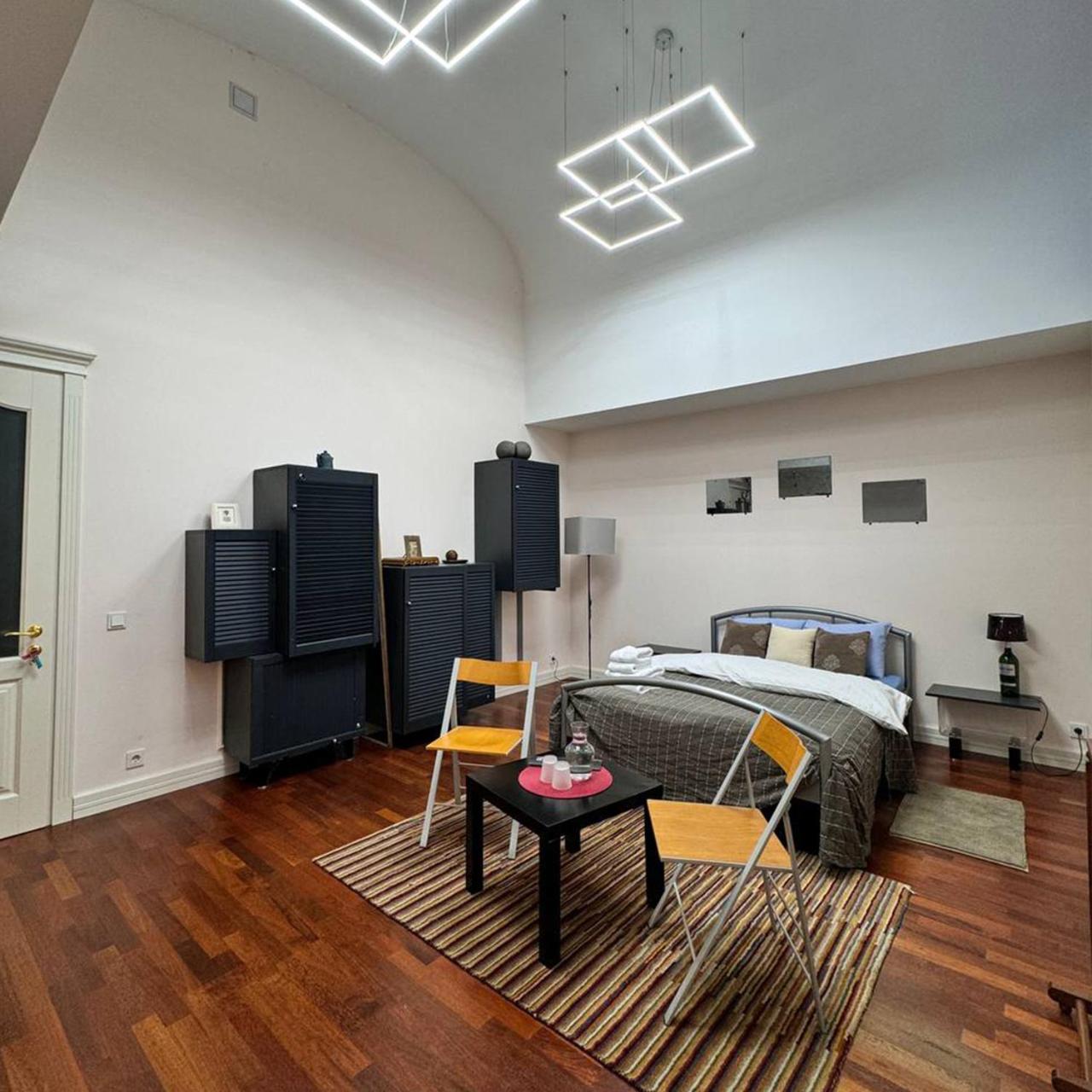 Henri Benoit Apartment *
