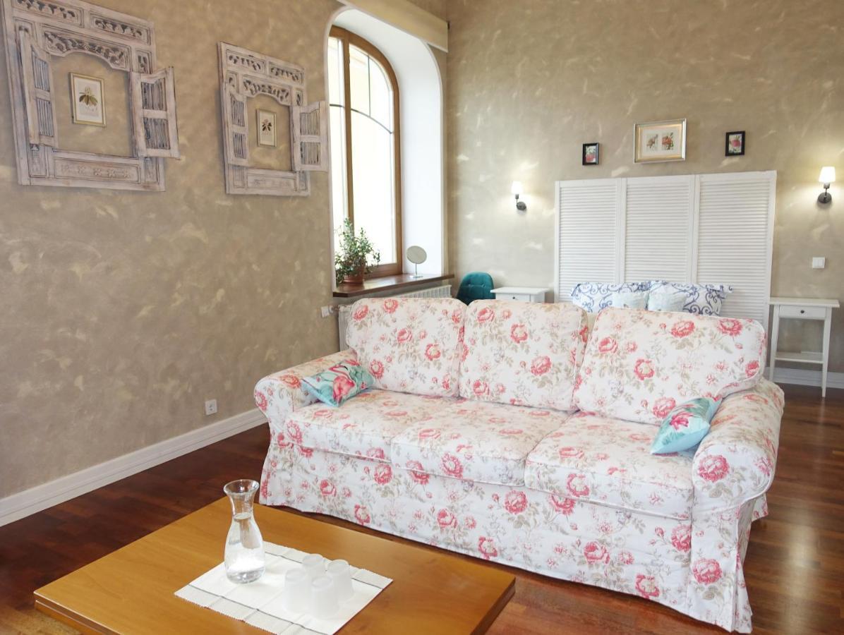 Henri Benoit Apartment *