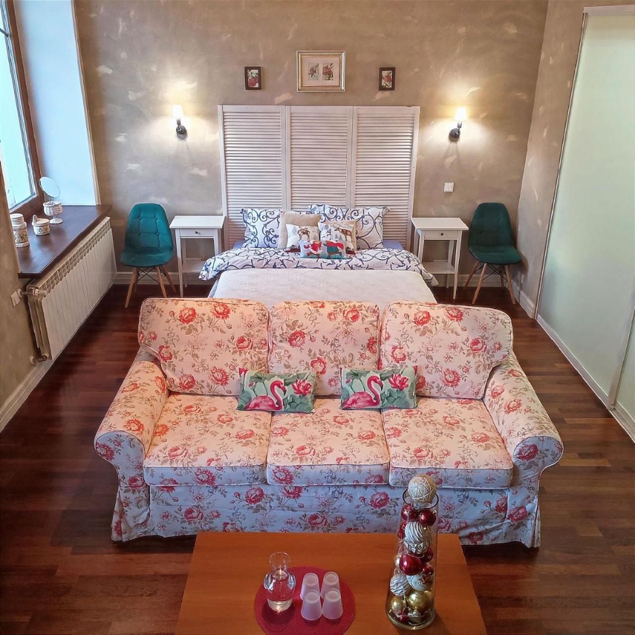 Henri Benoit Apartment *